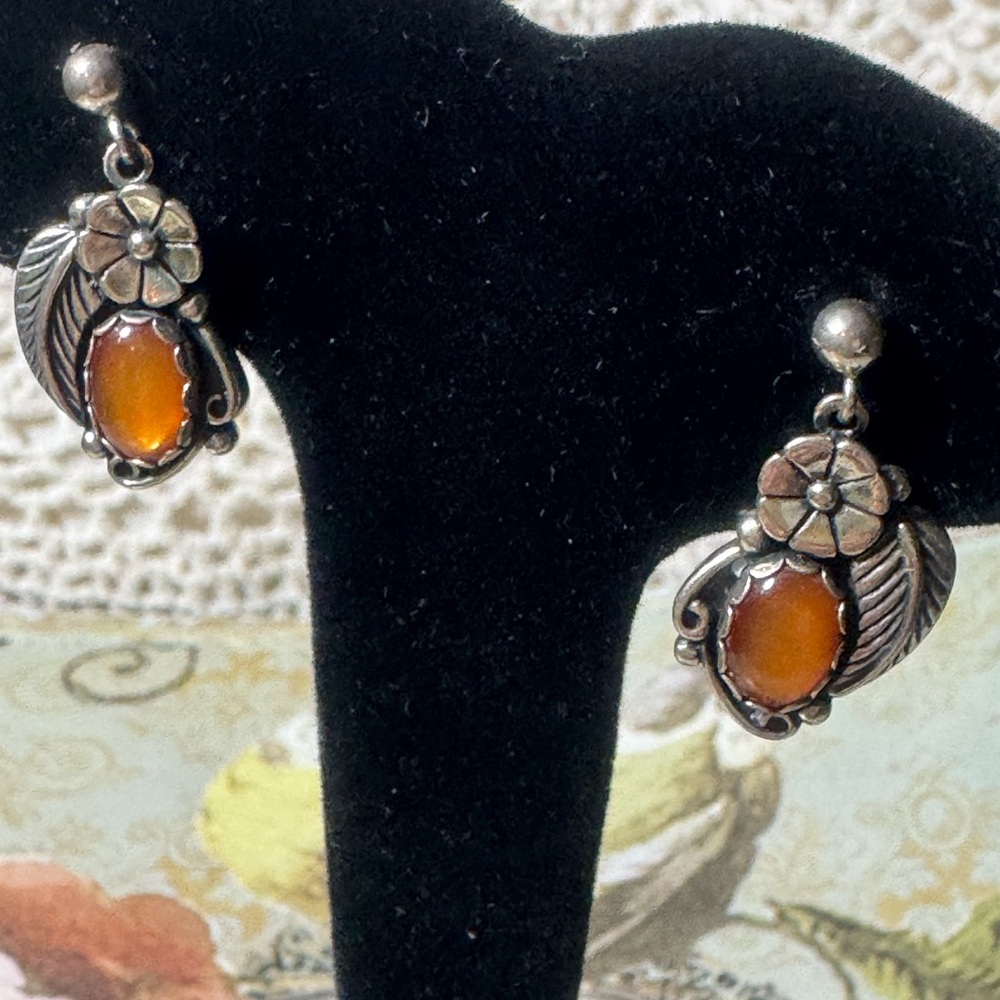 Native Zuni Sterling .925 Silver, Nature-Inspired posts, Orange Stone, vintage